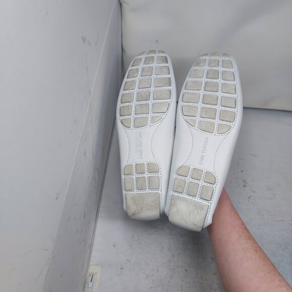 Louis Vuitton White LV Leather Driver Shoe - Picture 2 of 12
